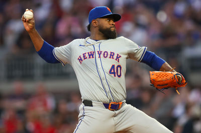 Sep 24, 2024; Atlanta, Georgia, USA; New York Mets starting pitcher Luis Severino (40) throws against the Atlanta Braves in the first inning at Truist Park. Mandatory Credit: Brett Davis-Imagn Images