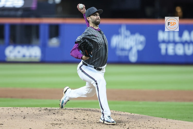May 24, 2025; New York City, New York, USA;  New York Mets starting pitcher David Peterson (23) at Citi Field. Credit: Wendell Cruz-Imagn Images