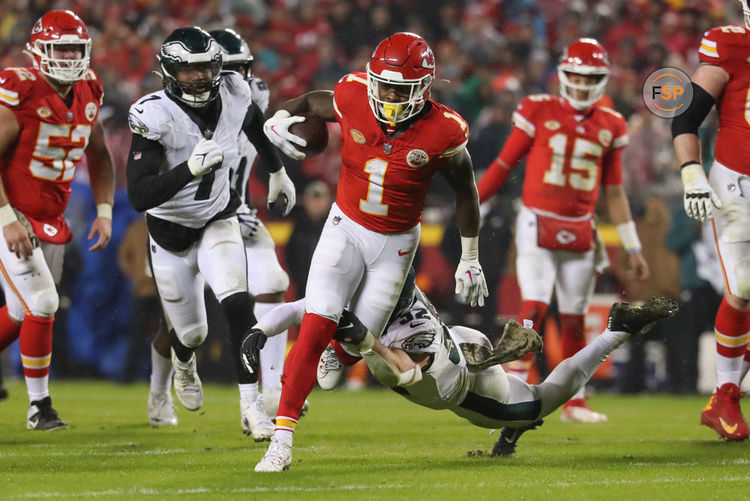 KANSAS CITY, MO - NOVEMBER 20: Kansas City Chiefs running back Jerick McKinnon (1) during a run in the third quarter of an NFL football game between the Philadelphia Eagles and Kansas City Chiefs on Nov 20, 2023 at GEHA Field at Arrowhead Stadium in Kansas City, MO. (Photo by Scott Winters/Icon Sportswire)