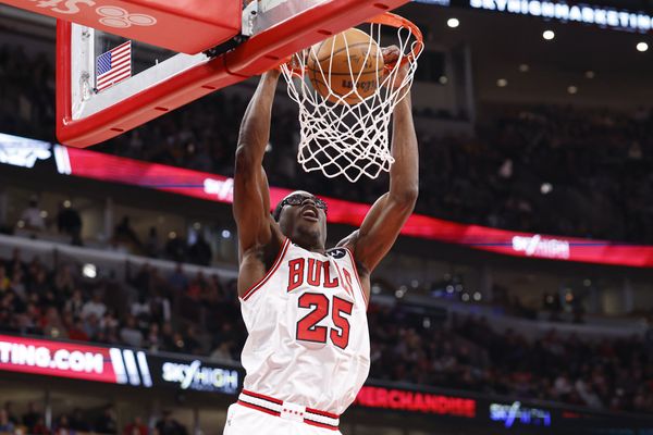 Jan 26, 2026; Chicago, Illinois, USA; Chicago Bulls forward Jalen Smith (25) scores against the Los Angeles Lakers during the first half at United Center. Mandatory Credit: Kamil Krzaczynski-Imagn Images