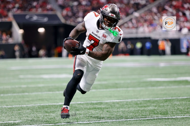 Sep 7, 2025; Atlanta, Georgia, USA; Tampa Bay Buccaneers running back Bucky Irving (7) runs with the ball for a touchdown against the Atlanta Falcons during the third quarter at Mercedes-Benz Stadium. Credit: Brett Davis-Imagn Images