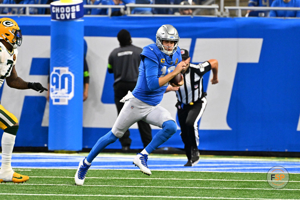 DETROIT, MI - NOVEMBER 23: Detroit Lions quarterback Jared Goff (16) scrambles out of the pocket during the Detroit Lions versus the Green Bay Packers game on Thursday November 23, 2023 at Ford Field in Detroit, MI. (Photo by Steven King/Icon Sportswire)