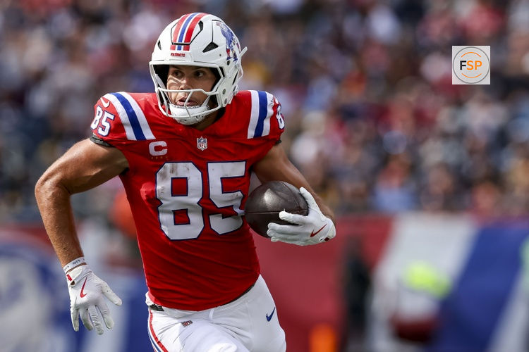Sep 21, 2025; Foxborough, Massachusetts, USA; New England Patriots tight end Hunter Henry (85) runs the ball during the third quarter at Gillette Stadium. Credit: Paul Rutherford-Imagn Images