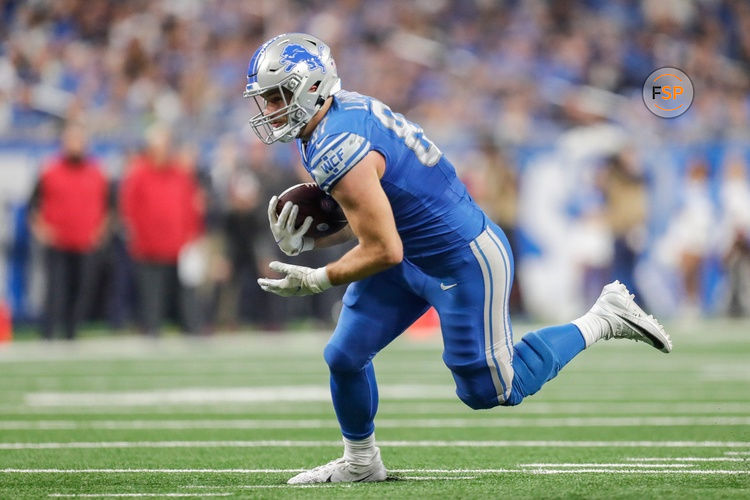 Detroit Lions tight end Sam LaPorta (87) makes a catch against the Tampa Bay Buccaneers during the first half of the NFC divisional round at Ford Field in Detroit on Sunday, Jan. 21. 2024.
 Junfu Han / USA TODAY NETWORK