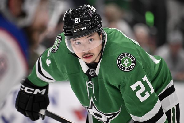May 29, 2025; Dallas, Texas, USA; Dallas Stars left wing Jason Robertson (21) gets set face off against the Edmonton Oilers during the second period in game five of the Western Conference Final of the 2025 Stanley Cup Playoffs at American Airlines Center. Mandatory Credit: Jerome Miron-Imagn Images