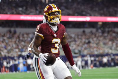 Sep 20, 2026; Arlington, Texas, USA;  Washington Commanders wide receiver Stefon Diggs (3) catches a four-yard pass for a touchdown thrown by quarterback Jayden Daniels (not pictured) against the Dallas Cowboys during the first half at AT&T Stadium.  Mandatory Credit: Kevin Jairaj-Imagn Images