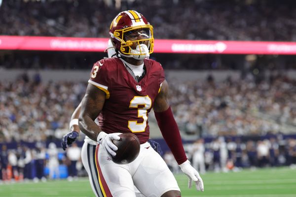 Sep 20, 2026; Arlington, Texas, USA;  Washington Commanders wide receiver Stefon Diggs (3) catches a four-yard pass for a touchdown thrown by quarterback Jayden Daniels (not pictured) against the Dallas Cowboys during the first half at AT&T Stadium.  Mandatory Credit: Kevin Jairaj-Imagn Images