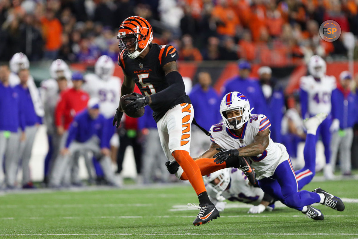 CINCINNATI, OH - NOVEMBER 05: Cincinnati Bengals wide receiver Tee Higgins (5) carries the ball during the game against the Buffalo Bills and the Cincinnati Bengals on November 5, 2023, at Paycor Stadium in Cincinnati, OH. (Photo by Ian Johnson/Icon Sportswire)