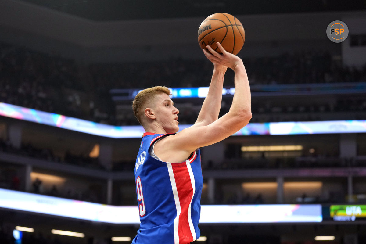 Nov 16, 2024; Sacramento, California, USA; Sacramento Kings guard Kevin Huerter (9) shoots against the Utah Jazz during the first quarter at Golden 1 Center. Credit: Darren Yamashita-Imagn Images