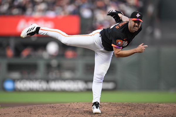 Jul 29, 2025; San Francisco, California, USA; San Francisco Giants starting pitcher Justin Verlander (35) throws against the Pittsburgh Pirates during the fourth inning at Oracle Park. Mandatory Credit: Eakin Howard-Imagn Images
