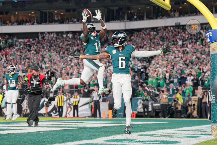 PHILADELPHIA, PA - NOVEMBER 05: Philadelphia Eagles wide receiver DeVonta Smith (6) and Philadelphia Eagles wide receiver A.J. Brown (11) celebrate a touchdown during the game between the Dallas Cowboys and the Philadelphia Eagles on November 5, 2023 at Lincoln Financial Field. (Photo by Andy Lewis/Icon Sportswire)