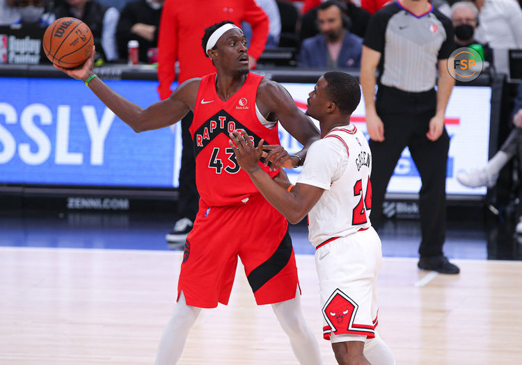 CHICAGO, IL - MARCH 21: Chicago Bulls forward Javonte Green (24) posts up against Toronto Raptors forward Pascal Siakam (43) during a NBA game between the Toronto Raptors and the Chicago Bulls on March 21, 2022 at the United Center in Chicago, IL. (Photo by Melissa Tamez/Icon Sportswire)