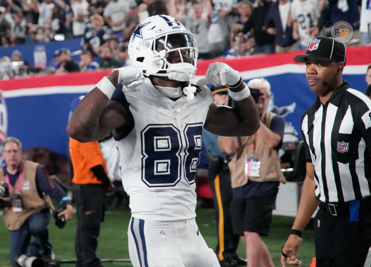 Sep 26, 2024; East Rutherford, New Jersey, USA; Dallas Cowboys wide receiver CeeDee Lamb (88) celebrates after a a touchdown against the Giants in the first half at MetLife Stadium. Credit: Robert Deutsch-Imagn Images