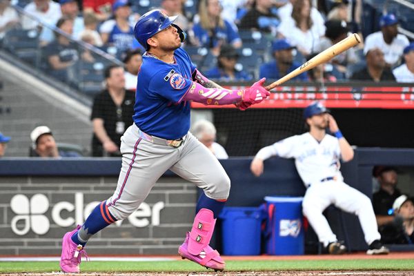 Jun 30, 2026; Toronto, Ontario, CAN; New York Mets designated hitter Francisco Alvarez (4) hits a solo home run against the Toronto Blue Jays in the fifth inning at Rogers Centre. Mandatory Credit: Dan Hamilton-Imagn Images