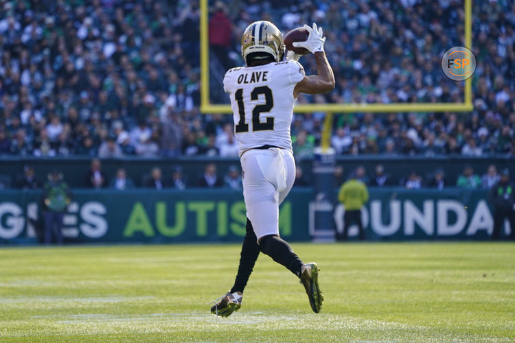 PHILADELPHIA, PA - JANUARY 01: New Orleans Saints Wide Receiver Chris Olave (12) makes a catch during the first half of the National Football League game between the New Orleans Saints and the Philadelphia Eagles on January 1, 2023, at Lincoln Financial Field in Philadelphia, PA. (Photo by Gregory Fisher/Icon Sportswire)