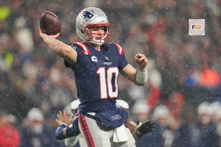 Jan 18, 2026; Foxborough, MA, USA; New England Patriots quarterback Drake Maye (10) throws in the third quarter against the Houston Texans in an AFC Divisional Round game at Gillette Stadium. Credit: David Butler II-Imagn Images
