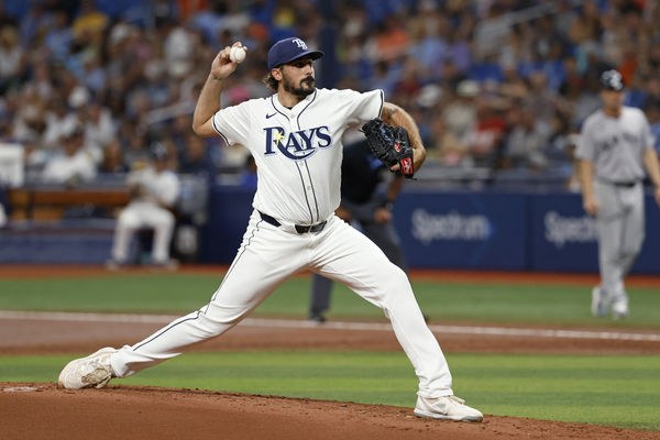 ST. PETERSBURG, FL - JULY 10: Tampa Bay Rays pitcher Zach Eflin (24) delivers a pitch during an MLB game against the New York Yankees on July 10, 2024 at Tropicana Field in St. Petersburg, Florida. (Photo by Joe Robbins/Icon Sportswire)