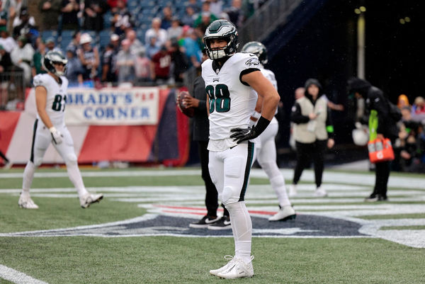 FOXBOROUGH, MA - SEPTEMBER 10: Philadelphia Eagles tight end Dallas Goedert (88) waits for a drill in warm up before a game between the New England Patriots and the Philadelphia Eagles on September 10, 2023, at Gillette Stadium in Foxborough, Massachusetts. (Photo by Fred Kfoury III/Icon Sportswire)