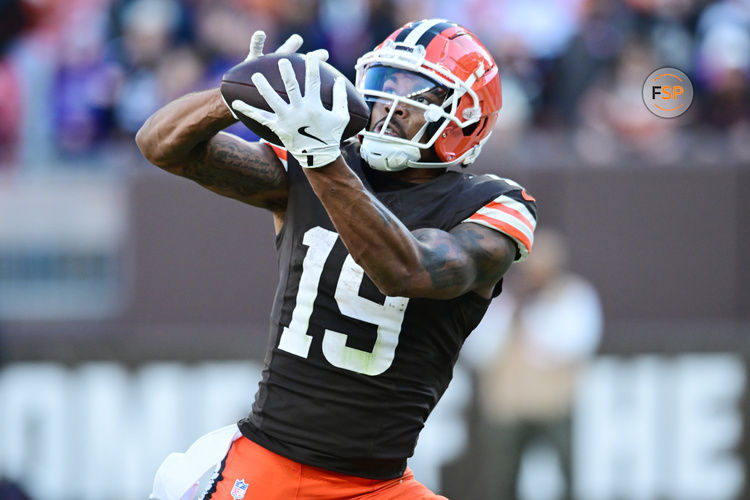 Oct 27, 2024; Cleveland, Ohio, USA; Cleveland Browns wide receiver Cedric Tillman (19) catches a touchdown during the fourth quarter against the Baltimore Ravens at Huntington Bank Field. Credit: Ken Blaze-Imagn Images