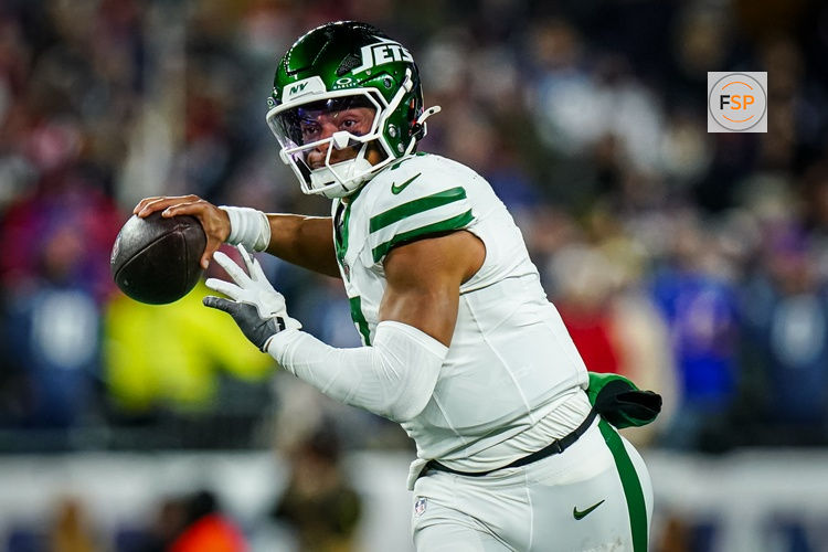 Nov 13, 2025; Foxborough, Massachusetts, USA; New York Jets quarterback Justin Fields (7) looks to pass the ball against the New England Patriots in the third quarter at Gillette Stadium. Credit: David Butler II-Imagn Images