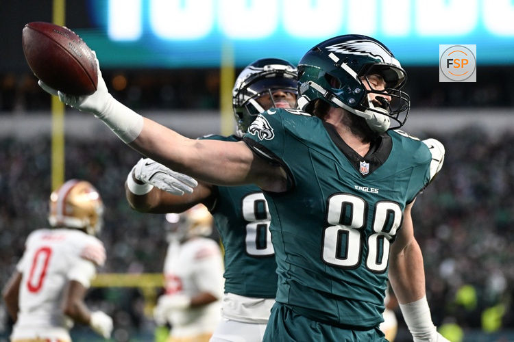Jan 11, 2026; Philadelphia, PA, USA; Philadelphia Eagles tight end Dallas Goedert (88) celebrates after scoring a touchdown against the San Francisco 49ers during the first quarter in an NFC Wild Card Round game at Lincoln Financial Field. Credit: Eric Hartline-Imagn Images