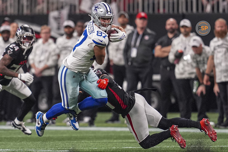 Nov 3, 2024; Atlanta, Georgia, USA; Dallas Cowboys tight end Jake Ferguson (87) runs after a catch against the Atlanta Falcons during the second half at Mercedes-Benz Stadium. Credit: Dale Zanine-Imagn Images