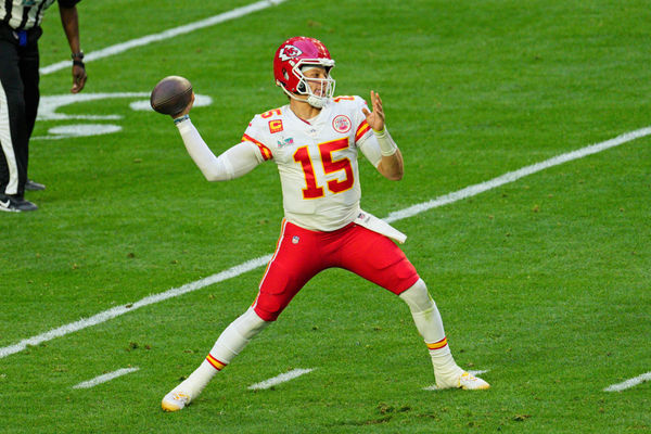 GLENDALE, AZ - FEBRUARY 12: Kansas City Chiefs quarterback Patrick Mahomes (15) throws pass during Super Bowl LVII between the Kansas City Chiefs and the Philadelphia Eagles on February 12, 2023, at State Farm Stadium in Glendale, AZ. (Photo by Andy Lewis/Icon Sportswire)