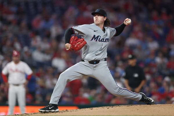 Sep 24, 2025; Philadelphia, Pennsylvania, USA; Miami Marlins pitcher Ryan Weathers (35) throws a pitch during the first inning against the Philadelphia Phillies at Citizens Bank Park. Mandatory Credit: Bill Streicher-Imagn Images