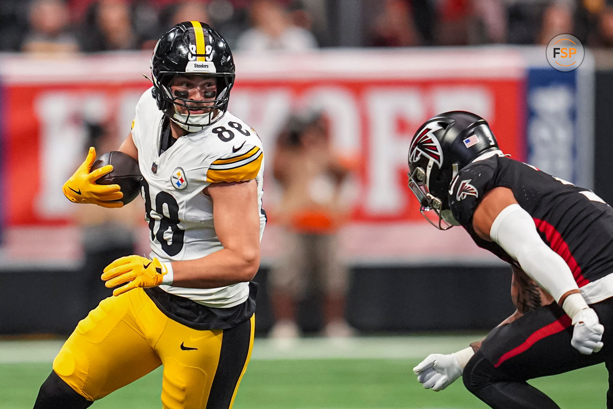 Sep 8, 2024; Atlanta, Georgia, USA; Pittsburgh Steelers tight end Pat Freiermuth (88) runs against Atlanta Falcons safety Jessie Bates III (3) at Mercedes-Benz Stadium. Credit: Dale Zanine-Imagn Images