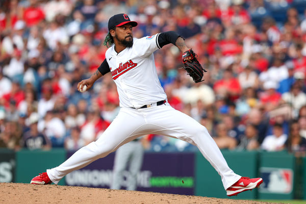 CLEVELAND, OH - JUNE 01: Cleveland Guardians relief pitcher Emmanuel Clase (48) delivers a pitch to the plate during the ninth inning of the Major League Baseball Interleague game between the Washington Nationals and Cleveland Guardians on June 1, 2024, at Progressive Field in Cleveland, OH. (Photo by Frank Jansky/Icon Sportswire)