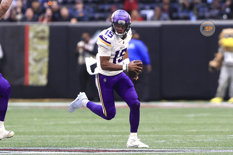 ATLANTA, GA - NOVEMBER 05: Minnesota Vikings quarterback Joshua Dobbs (15) scrambles out of the pocket during the week 9 Sunday afternoon NFL football game between the Atlanta Falcons and the Minnesota Vikings on November 5, 2023 at the Mercedes-Benz Stadium in Atlanta, Georgia. (Photo by David J. Griffin/Icon Sportswire)
