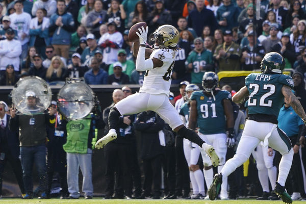 PHILADELPHIA, PA - JANUARY 01: New Orleans Saints Wide Receiver Rashid Shaheed (89) makes a catch during the first half of the National Football League game between the New Orleans Saints and the Philadelphia Eagles on January 1, 2023, at Lincoln Financial Field in Philadelphia, PA. (Photo by Gregory Fisher/Icon Sportswire)