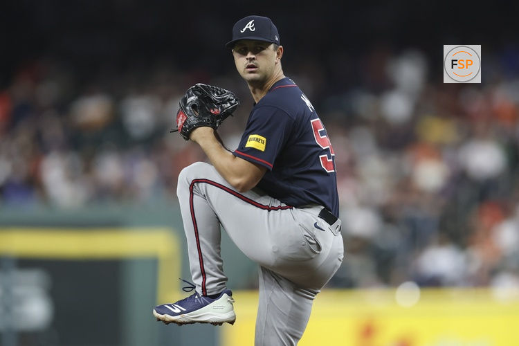 Sep 18, 2026; Houston, Texas, USA; Atlanta Braves starting pitcher Tyler Mahle (54) delivers a pitch during the second inning against the Houston Astros at Daikin Park. Credit: Troy Taormina-Imagn Images