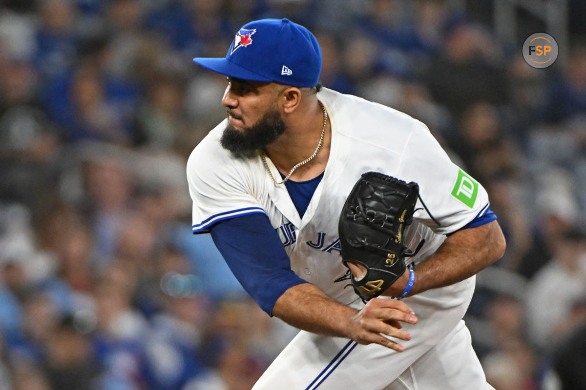 TORONTO, ON - APRIL 10: Toronto Blue Jays Pitcher Yimi Garcia (93) pitches during the regular season MLB game between the Seattle Mariners and Toronto Blue Jays on April 10, 2024 at Rogers Centre in Toronto, ON. (Photo by Gerry Angus/Icon Sportswire)