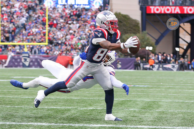 FOXBOROUGH, MA - OCTOBER 22: New England Patriots Wide Receiver Demario Douglas (81) makes a catch during the NFL game between Buffalo Bills and New England Patriots on October 22, 2023, at Gillette Stadium in Foxborough, MA. (Photo by M. Anthony Nesmith/Icon Sportswire)