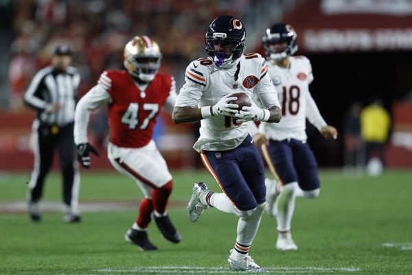 Dec 28, 2025; Santa Clara, California, USA; Chicago Bears wide receiver Luther Burden III (10) runs against the San Francisco 49ers in the second half at Levi's Stadium. Mandatory Credit: Sergio Estrada-Imagn Images