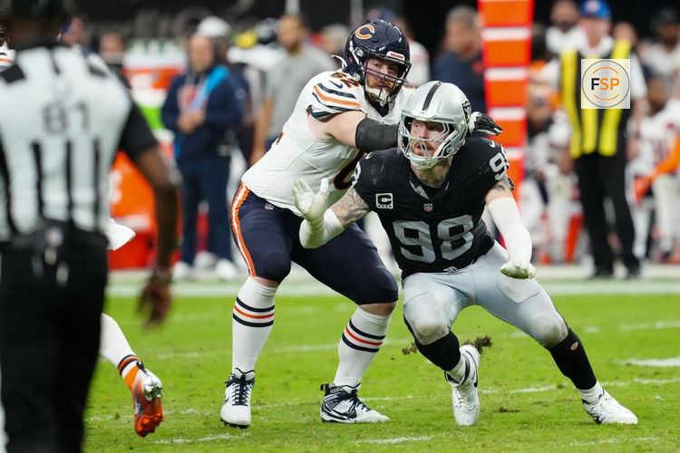 Sep 28, 2025; Paradise, Nevada, USA; Chicago Bears guard Joe Thuney (62) attempts to stop Las Vegas Raiders defensive end Maxx Crosby (98) during the second half at Allegiant Stadium. Credit: Stephen R. Sylvanie-Imagn Images