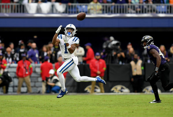 BALTIMORE, MD - SEPTEMBER 24: Indianapolis Colts wide receiver Josh Downs (1) catches a pass during the Indianapolis Colts versus Baltimore Ravens NFL game at M&T Bank Stadium on September 24, 2023 in Baltimore, MD. (Photo by Randy Litzinger/Icon Sportswire)