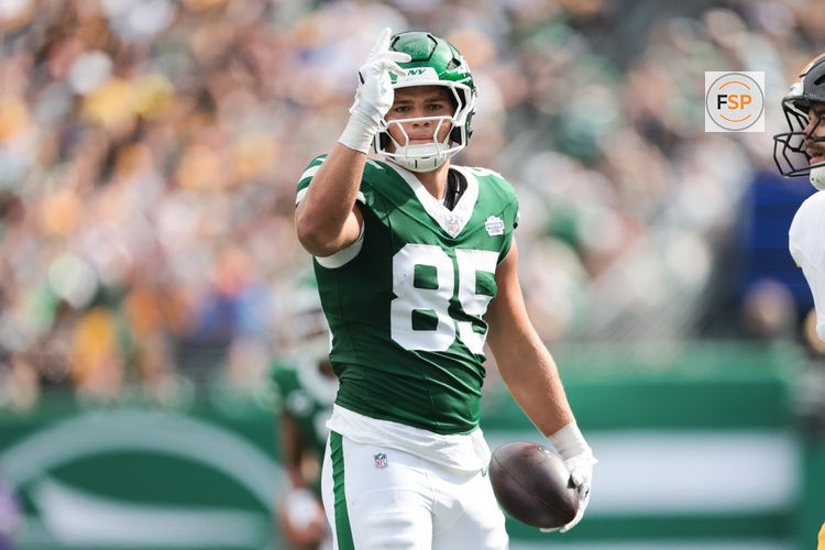 Sep 7, 2025; East Rutherford, New Jersey, USA; New York Jets tight end Mason Taylor (85) reacts to the play during the second half against the Pittsburgh Steelers at MetLife Stadium. Credit: Vincent Carchietta-Imagn Images