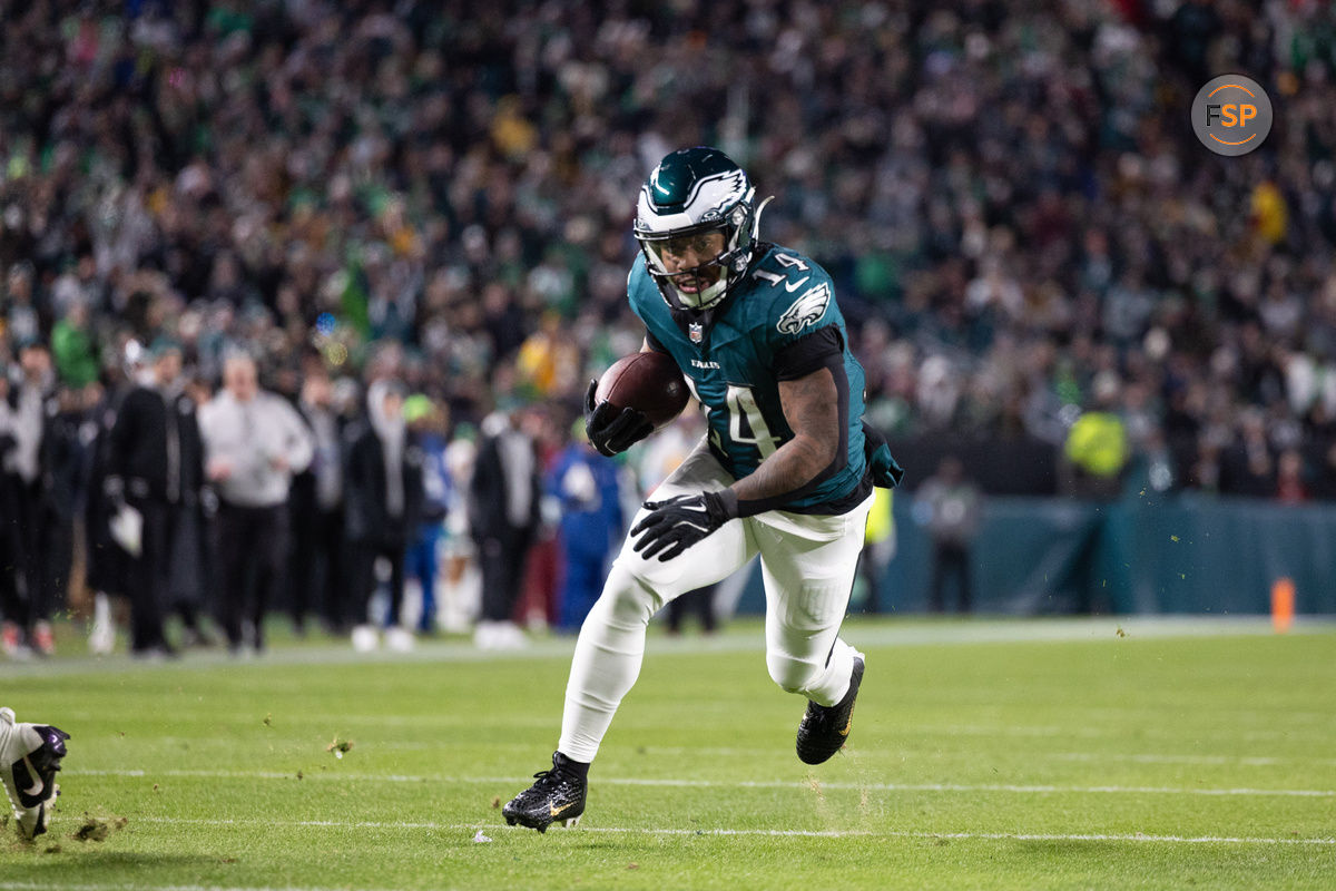 Dec 15, 2024; Philadelphia, Pennsylvania, USA; Philadelphia Eagles running back Kenneth Gainwell (14) in action against the Pittsburgh Steelers at Lincoln Financial Field. Credit: Bill Streicher-Imagn Images