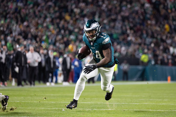 Dec 15, 2024; Philadelphia, Pennsylvania, USA; Philadelphia Eagles running back Kenneth Gainwell (14) in action against the Pittsburgh Steelers at Lincoln Financial Field. Mandatory Credit: Bill Streicher-Imagn Images