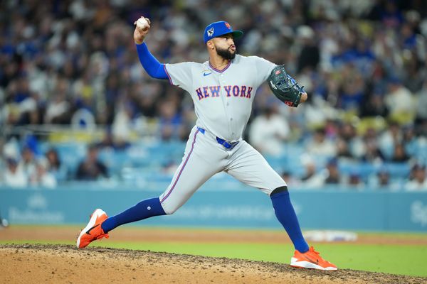 Apr 15, 2026; Los Angeles, California, USA; New York Mets pitcher Devin Williams (38) throws against the Los Angeles Dodgers at Dodger Stadium. Mandatory Credit: Kirby Lee-Imagn Images