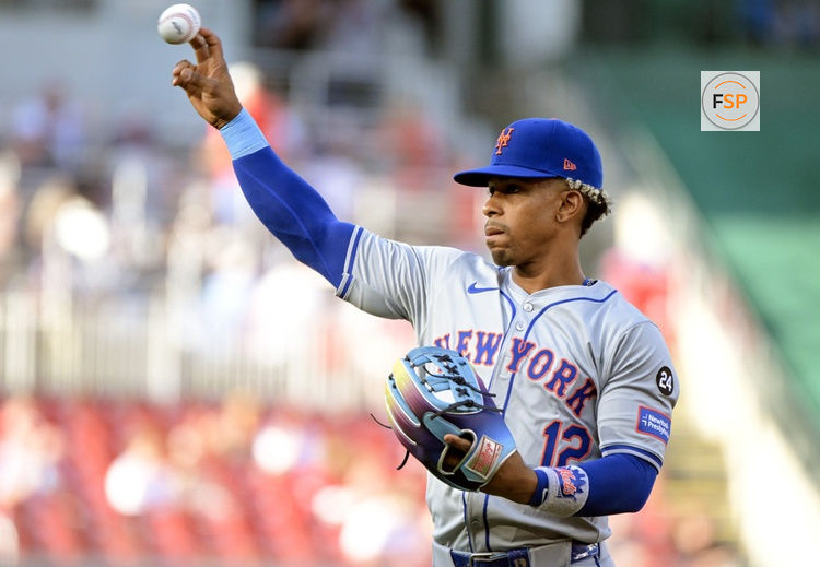 WASHINGTON, DC - July 01: New York Mets shortstop Francisco Lindor (12) warms up prior to the New York Mets versus the Washington Nationals on July 1, 2024 at Nationals Park in Washington, D.C. (Photo by Mark Goldman/Icon Sportswire)