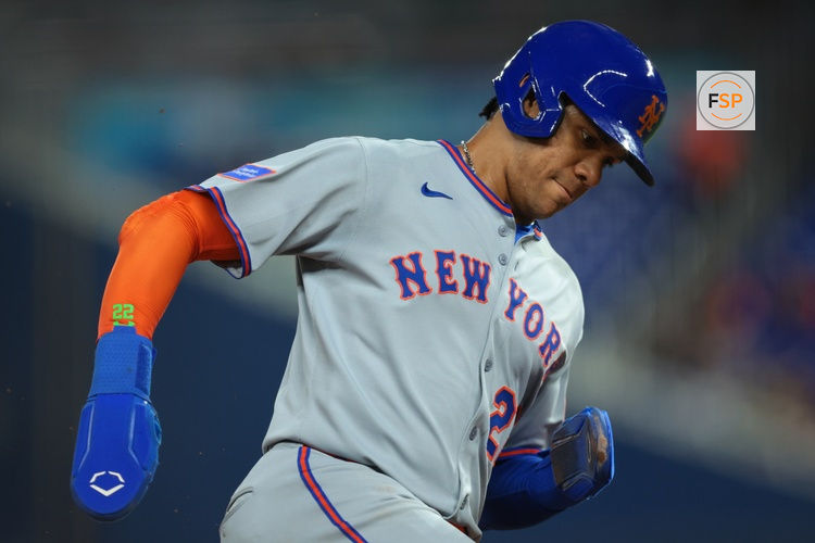 Sep 26, 2025; Miami, Florida, USA; New York Mets right fielder Juan Soto (22) rounds past third base after an RBI double by New York Mets first baseman Pete Alonso (not pictured) during the first inning at loanDepot Park. Credit: Sam Navarro-Imagn Images
