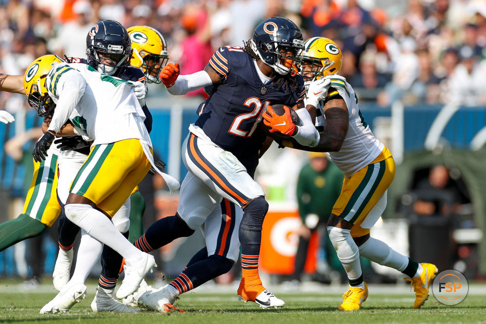 CHICAGO, IL - SEPTEMBER 10: Chicago Bears running back D'Onta Foreman (21) runs with the ball in the first quarter during a regular season game between the Green Bay Packers and the Chicago Bears on September, 10, 2023, at Soldier Field in Chicago, IL. (Photo by Brandon Sloter/Icon Sportswire)