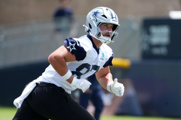 Jul 22, 2025; Oxnard, CA, USA; Dallas Cowboys tight end Jake Ferguson (87) during training camp at the River Ridge Fields. Mandatory Credit: Kirby Lee-Imagn Images