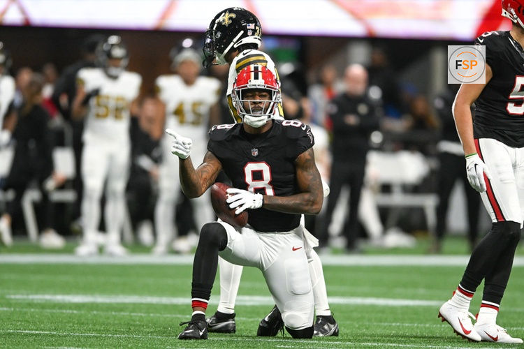 ATLANTA, GA – NOVEMBER 26:  Atlanta tight end Kyle Pitts (8) reacts after gaining a first down during the NFL game between the New Orleans Saints and the Atlanta Falcons on November 26th, 2023 at Mercedes-Benz Stadium in Atlanta, GA.  (Photo by Rich von Biberstein/Icon Sportswire)