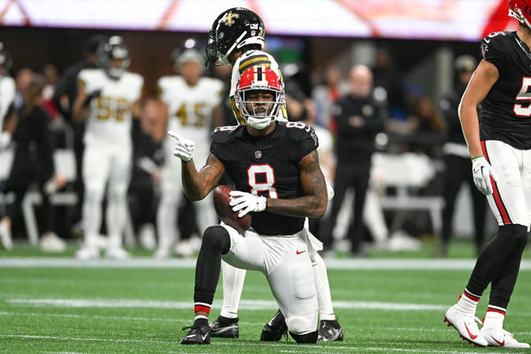 ATLANTA, GA – NOVEMBER 26:  Atlanta tight end Kyle Pitts (8) reacts after gaining a first down during the NFL game between the New Orleans Saints and the Atlanta Falcons on November 26th, 2023 at Mercedes-Benz Stadium in Atlanta, GA.  (Photo by Rich von Biberstein/Icon Sportswire)