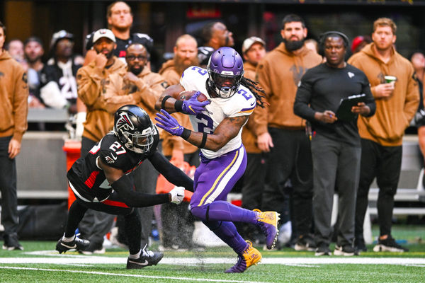 ATLANTA, GA – NOVEMBER 05:  Minnesota running back Alexander Mattison (2) runs the ball during the NFL game between the Minnesota Vikings and the Atlanta Falcons on November 5th, 2023 at Mercedes-Benz Stadium in Atlanta, GA.  (Photo by Rich von Biberstein/Icon Sportswire)