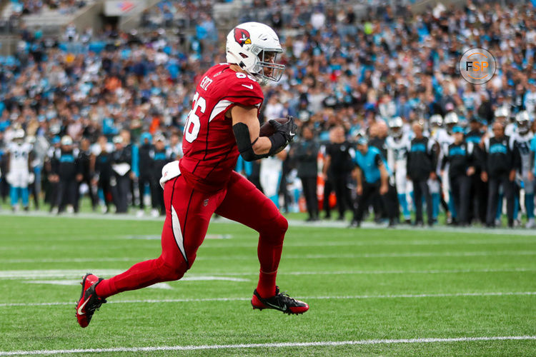 CHARLOTTE, NC - OCTOBER 02: Zach Ertz (86) of the Arizona Cardinals runs the ball into the end zone for a touchdown during a football game between the Carolina Panthers and the Arizona Cardinals on October 2, 2022, at Bank of America Stadium in Charlotte, NC. (Photo by David Jensen/Icon Sportswire)